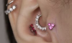 Пирсинг Трагус Майстер з пірсингу Татьяна Київ