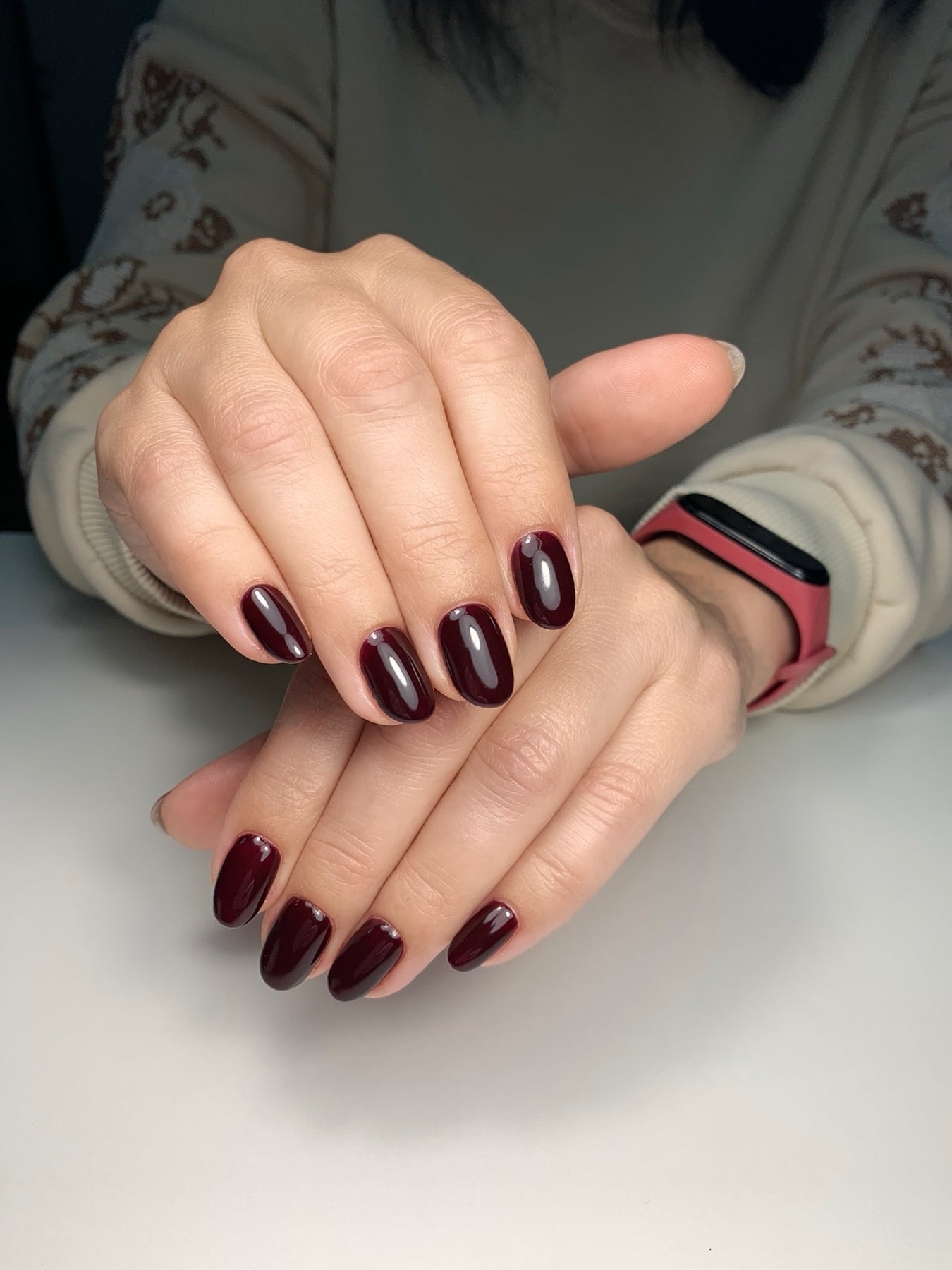 Манікюр П’яна вишня на коротких нігтиках 🍒 Глибокий соковитий вишневий колір для стильного look., фото - Майстер манікюру Анна Домбровська