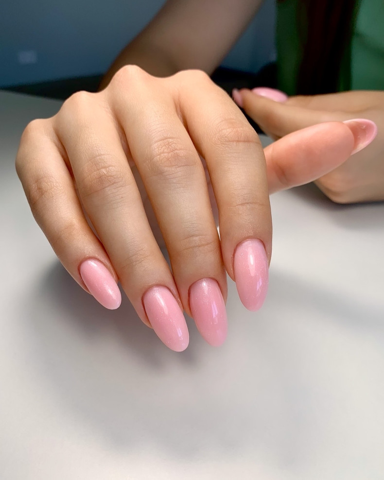 Маникюр миндаль розовый элегантный, фото - Мастер маникюра Анна Домбровская