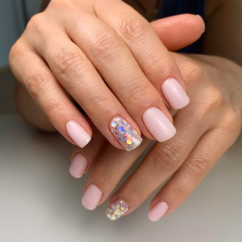 Нежный маникюр нюдовый с блестками, фото - Мастер маникюра Анна Домбровская