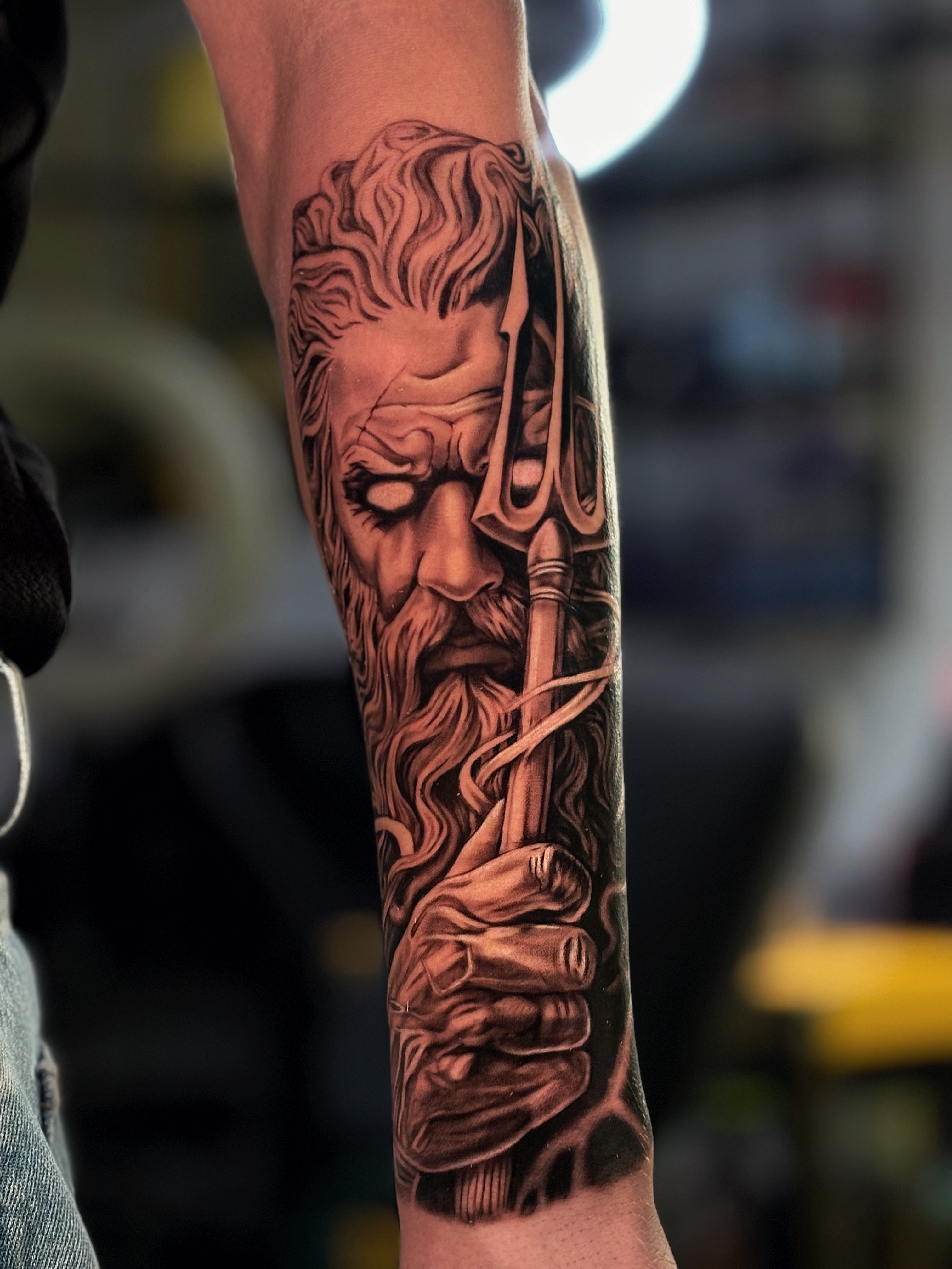 Мужские на руке предплечье, фото - Тату салон Smile Tattoo