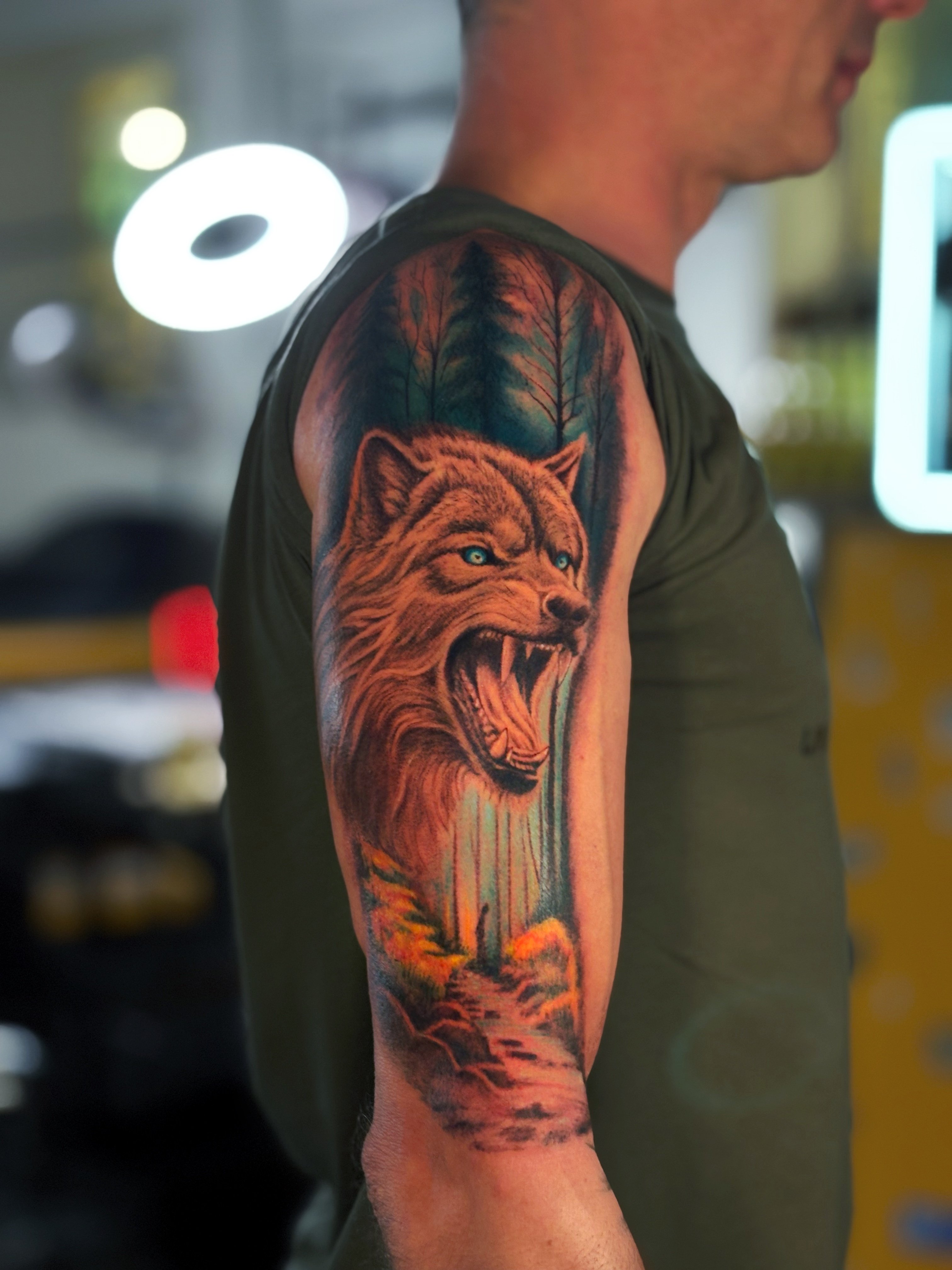 Для хлопців вовк на руці, фото - Тату салон Smile Tattoo