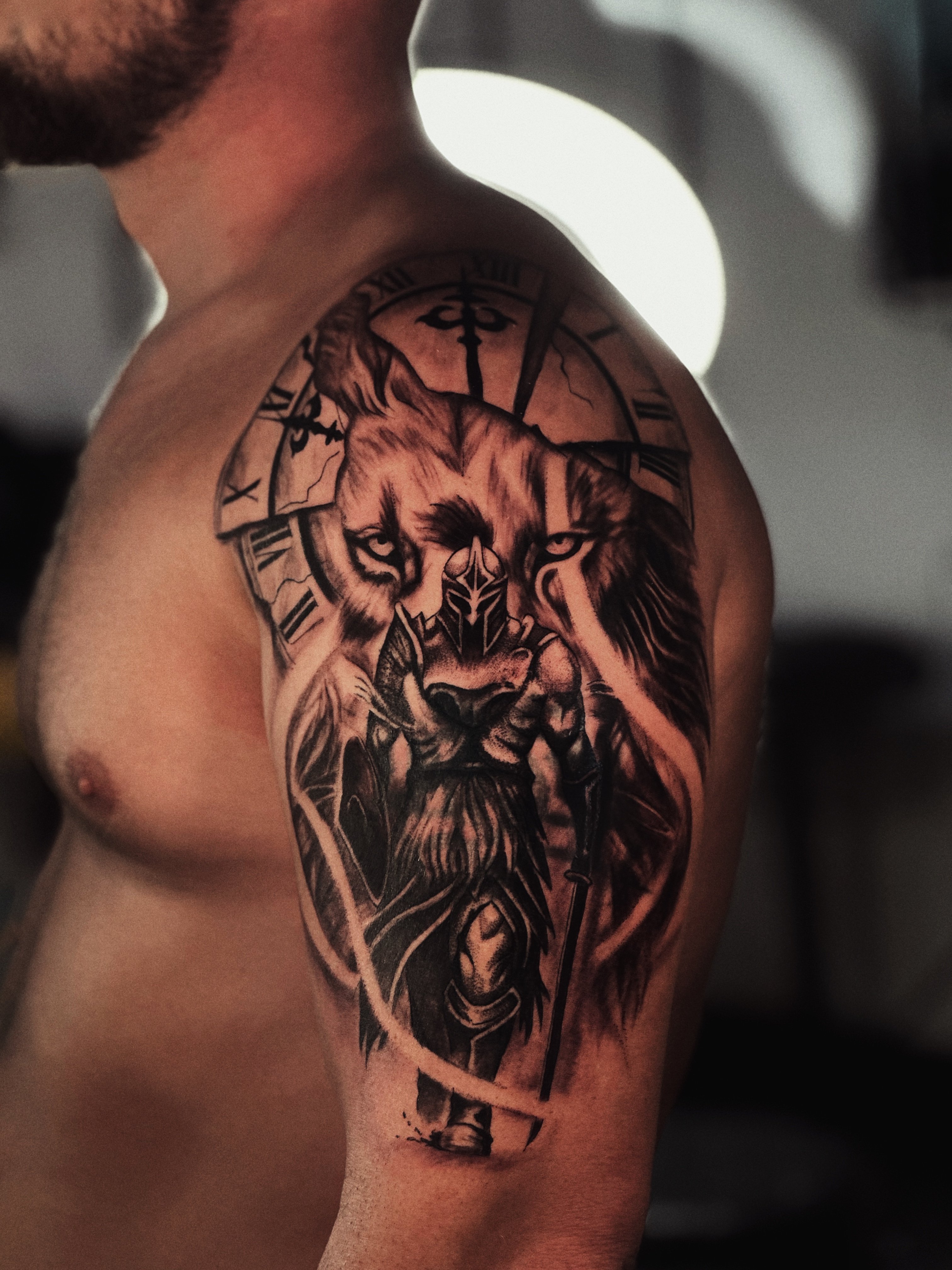 Для хлопців на плечі реалізм, фото - Тату салон Smile Tattoo