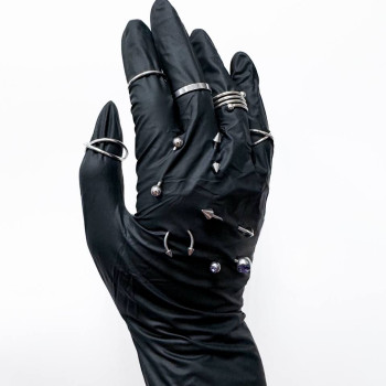 Хочете підкреслити свою індивідуальність? Пірсинг — це не просто прикраса, а спосіб висловити свою унікальність і стиль! У студії Lady ми допоможемо вам обрати ідеальне місце для пірсингу та забезпечимо повну безпеку і професійний підхід.