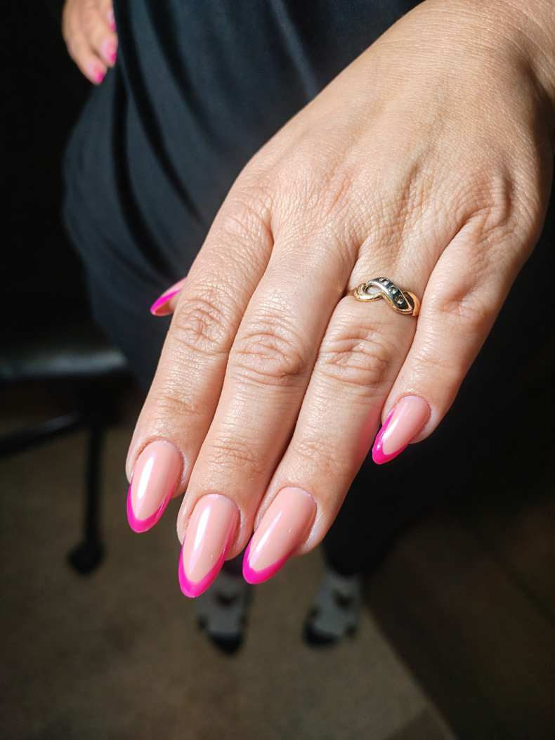 Манікюр мигдаль рожевий френч, фото - Майстер манікюру Катерина Крічфалушій