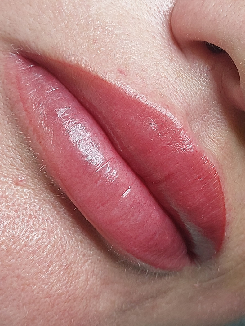 Акварельний татуаж губ нюдовий, фото - Майстер татуажу Аліна Місінцова