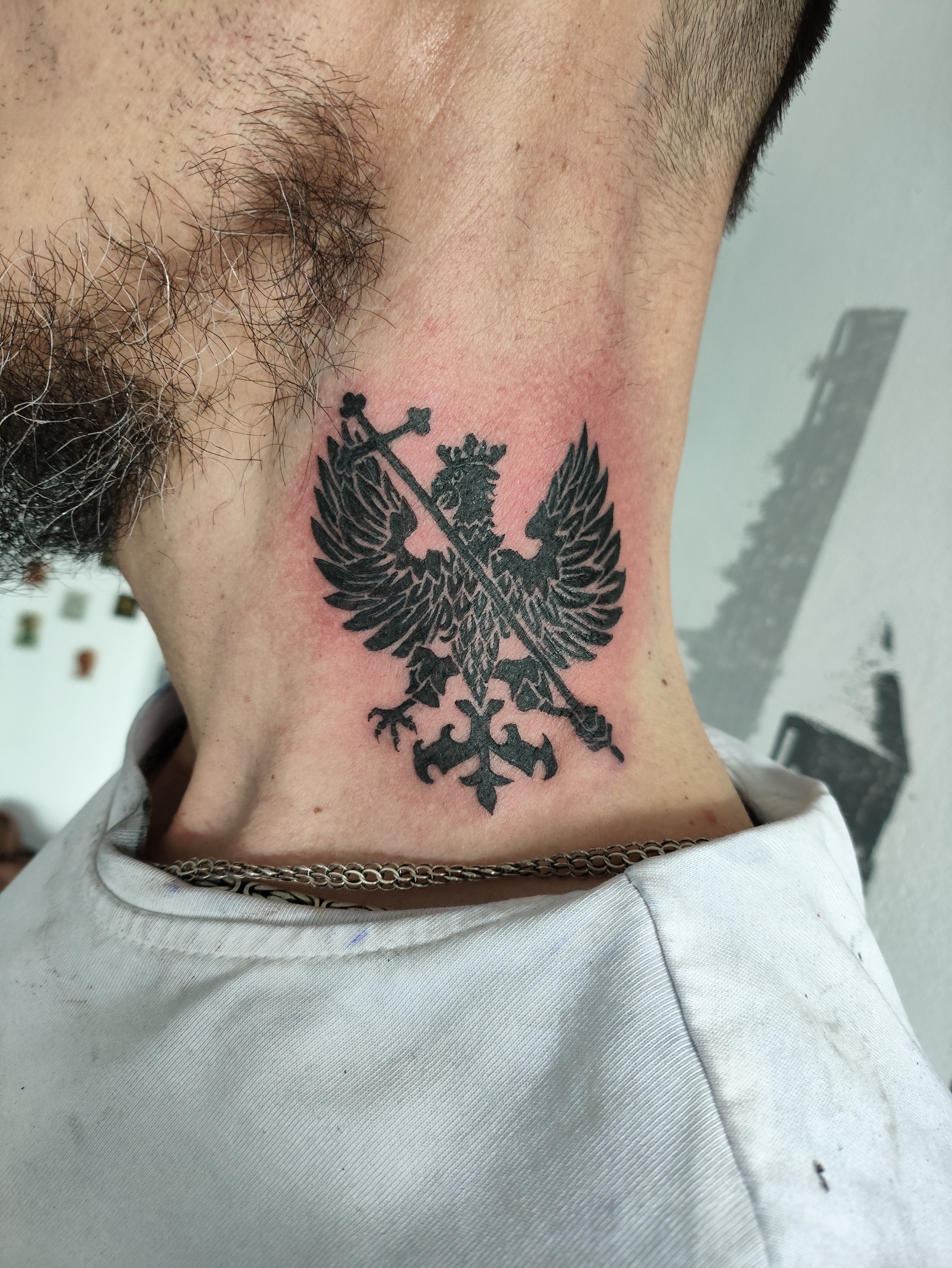 Мужские на шее черно-белые, фото - Тату мастер Алена Беляевка