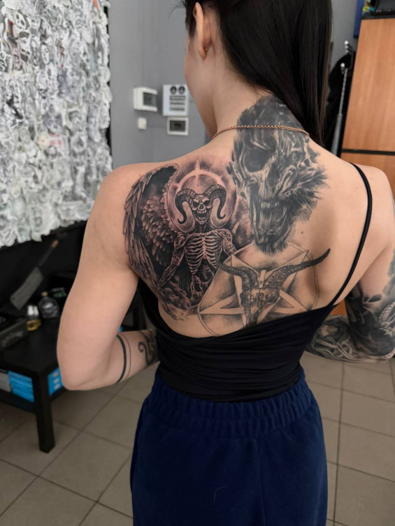 Для дівчат на шиї череп, фото - Тату майстер Дмитро Tattooin