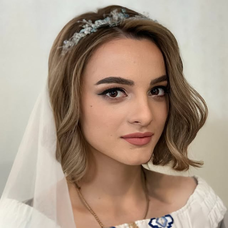 Макіяж для навислих повік зі стрілками нареченої, фото - Візажист Дар'я Далилорас