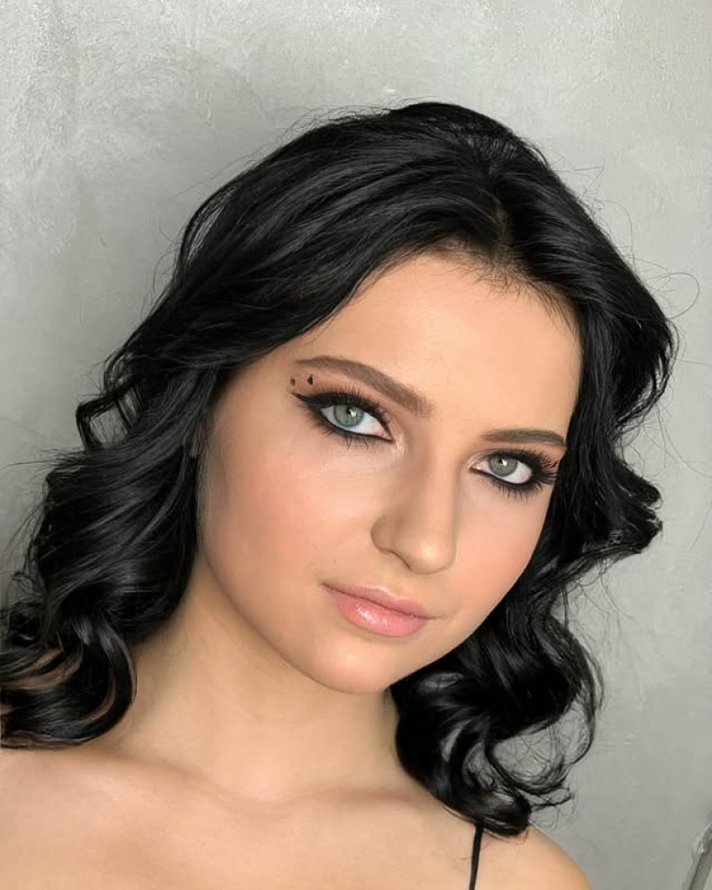 Вечірній макіяж зі стрілками з глітером, фото - Візажист Дар'я Далилорас