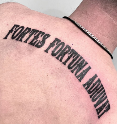 Мужские на плече черно-белые, фото - Тату салон ALICE tattoo studio