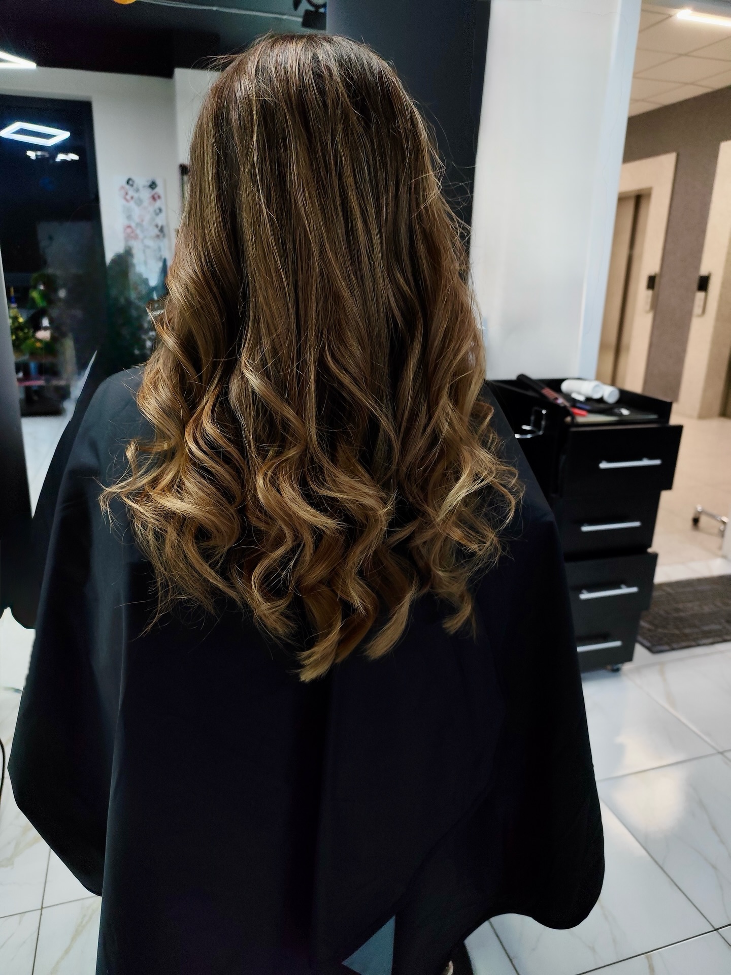 Стрижка на довге волосся жіноча складне фарбування, фото - Салон краси La Familia salon