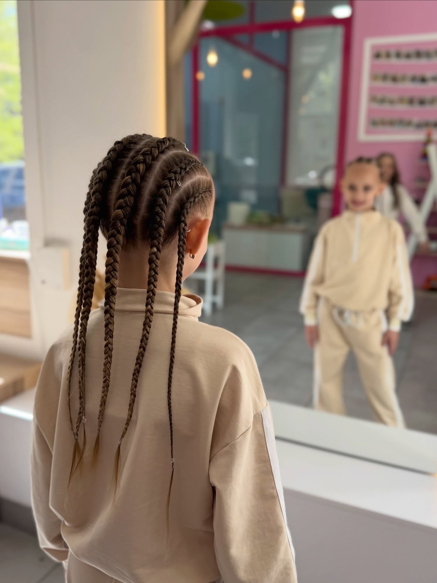 Плетение волос брейды косички, фото - Салон красоты Barber Kids