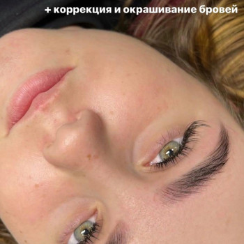 Нарощування вій та ламінування брів