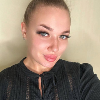 Нарощування вій