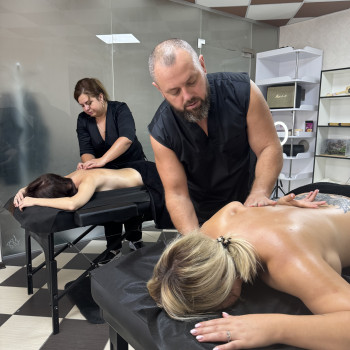Фото с портфолио Mr and Mrs MNU MASSAGE SALONSALON