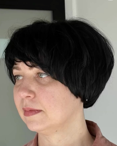Коротка жіноча стрижка піксі боб, фото - Перукар Оксана Заводович
