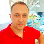 Стоматолог-имплантолог Александ Сапожников на Barb.ua