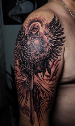 Для хлопців на плечі янгол, фото - Тату салон Tattoo Code