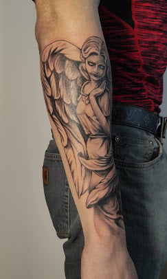 Для хлопців на передпліччі янгол, фото - Тату салон Tattoo Code