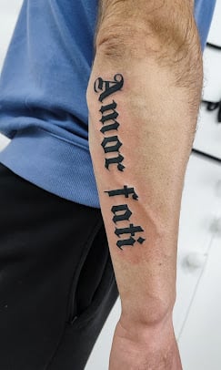 Для хлопців на передпліччі чорно-білі, фото - Тату салон Tattoo Code