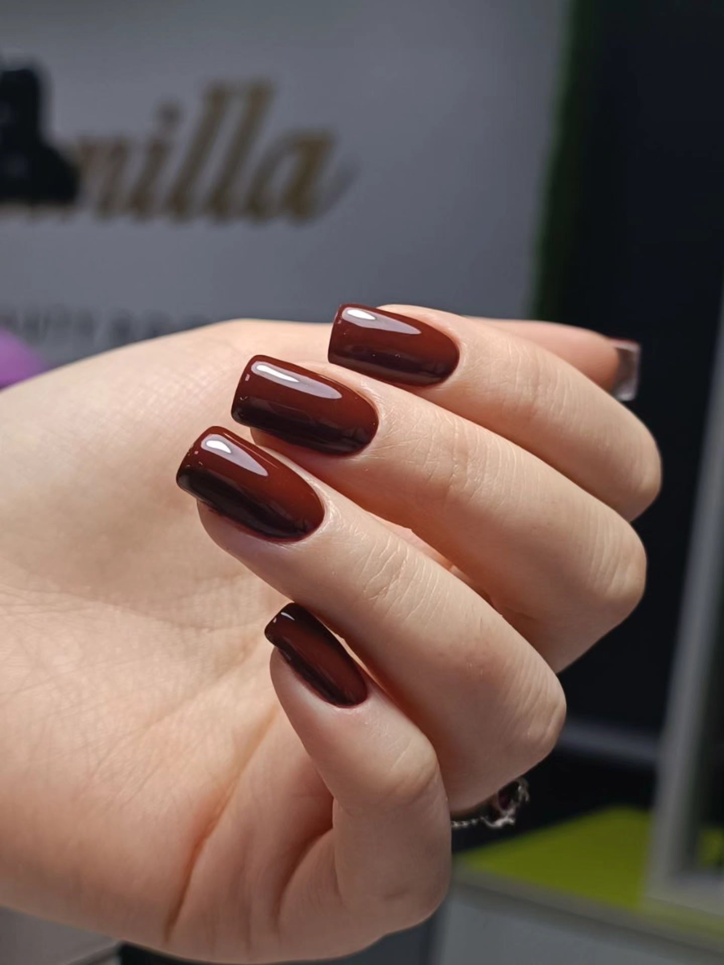 Маникюр на квадратные ногти коричневый темный, фото - Салон красоты VANILLA