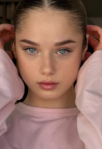 Легкий макияж нюдовый нежный, фото - Студия красоты Rumi Beauty