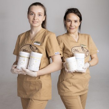 Топ-майстриня Інна та засновниця студії топ-майстриня, методистка шугарингу Надія