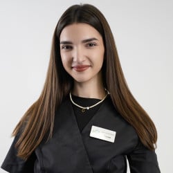 Олена