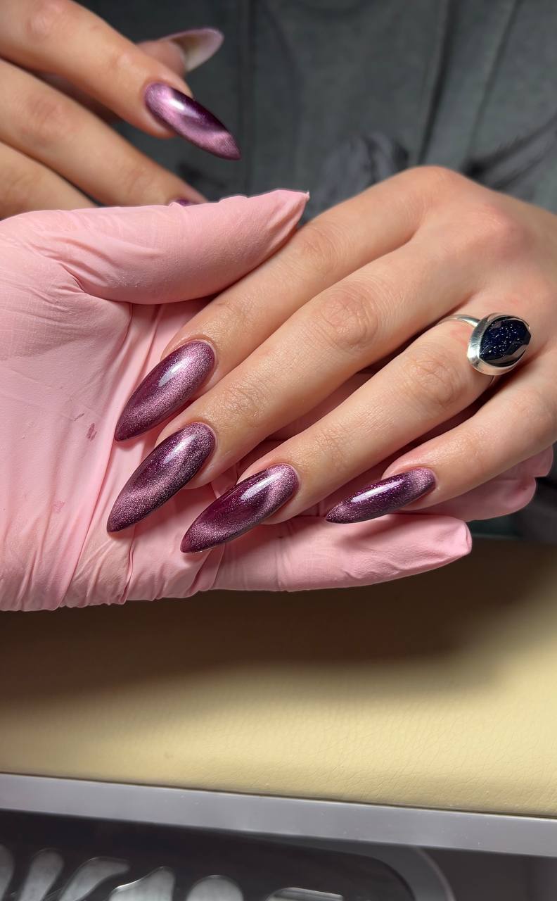 Маникюр на длинные ногти кошачий глаз фиолетовый, фото - Студия красоты Beauty for you