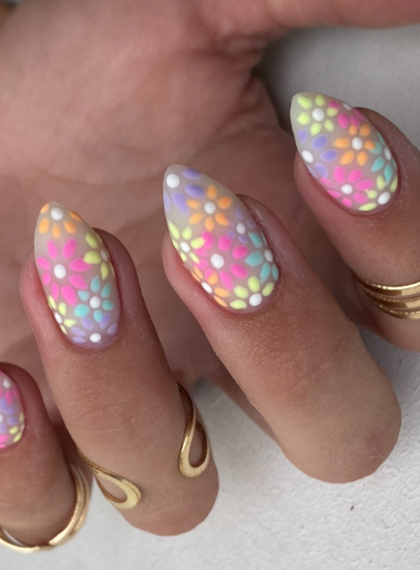 Манікюр з малюнком матовий у пастельних тонах, фото - Нігтьова студія Nice Nail Studio