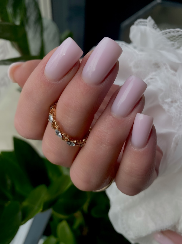 Ніжний манікюр нюдовий на квадратні нігті, фото - Студія краси Lure Beauty Space