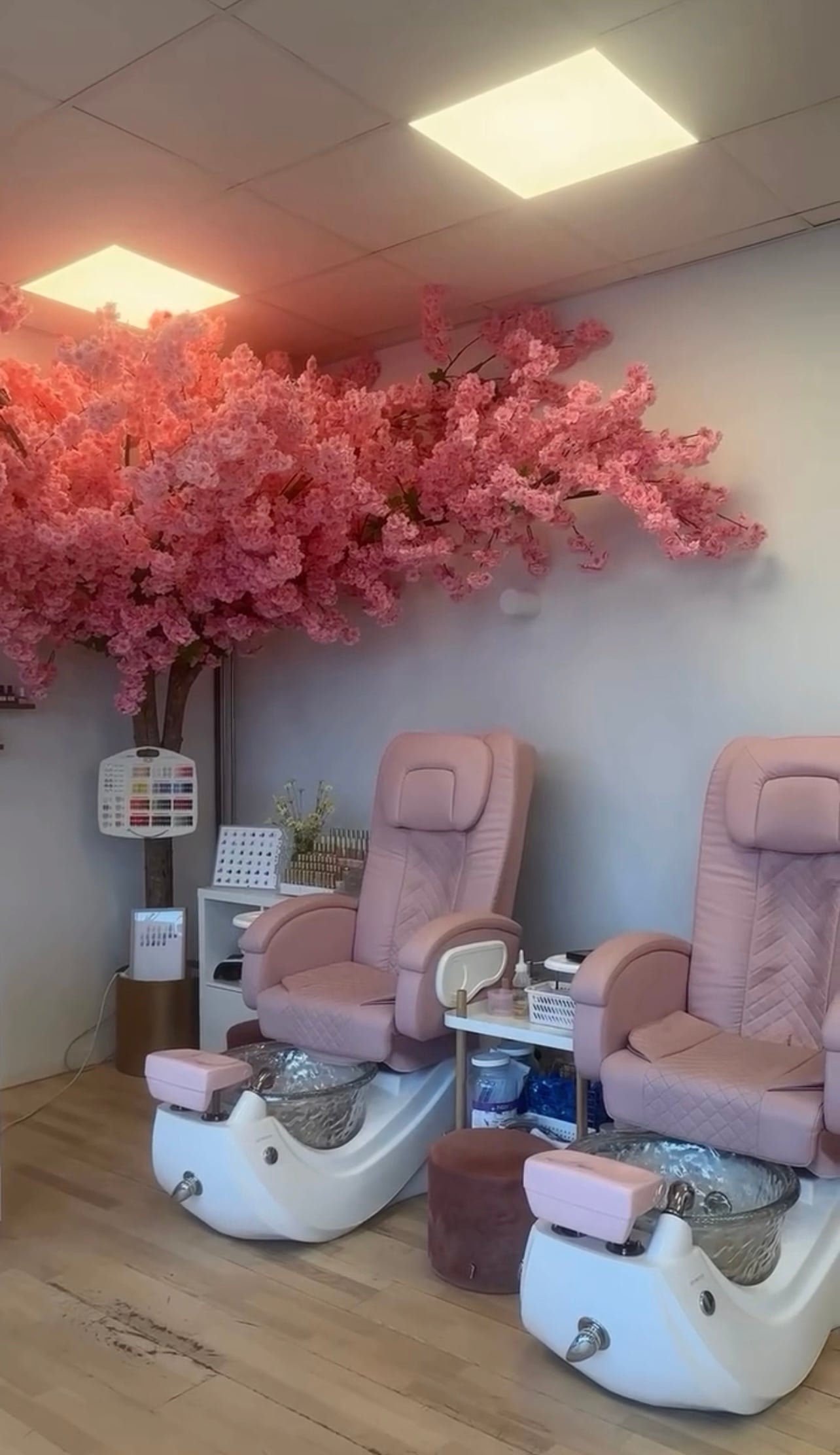 Премиум сеть beauty clinic nails & co В поисках высококвалифицированных мастеров маникюра, фото - Бьюти-коворкинг Nails & Co