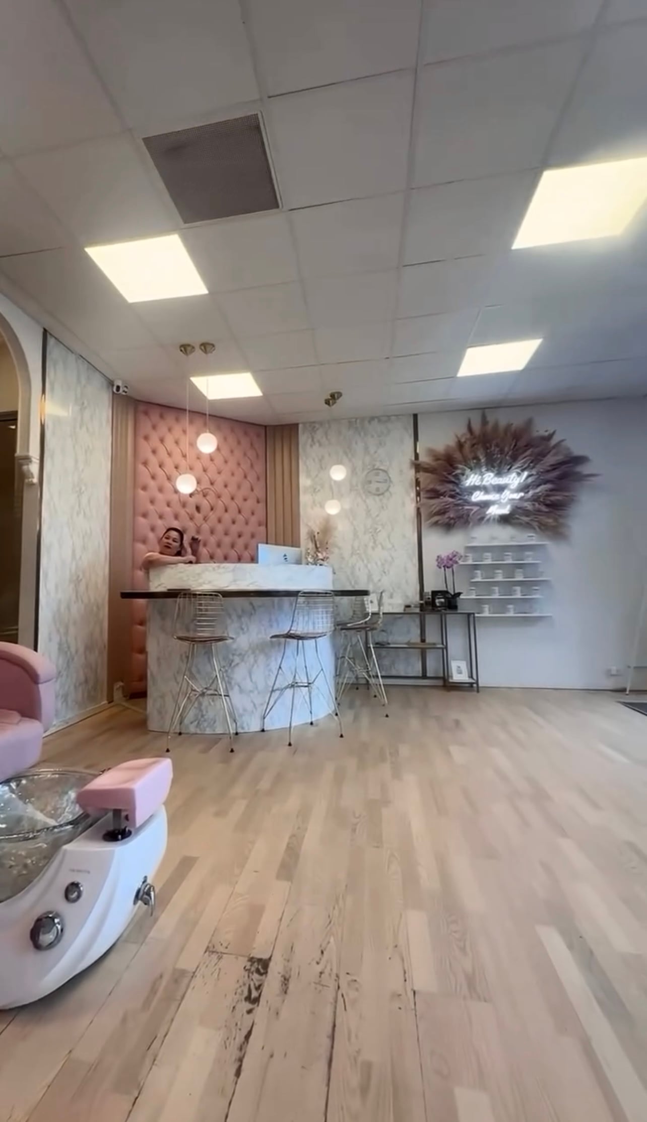 Премиум сеть beauty clinic nails & co В поисках высококвалифицированных мастеров маникюра, фото - Бьюти-коворкинг Nails & Co