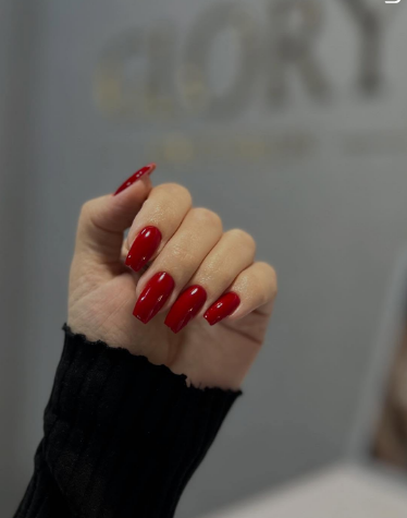 Червоний манікюр яскравий на довгі нігті, фото - Студія краси Glory Beautysalon