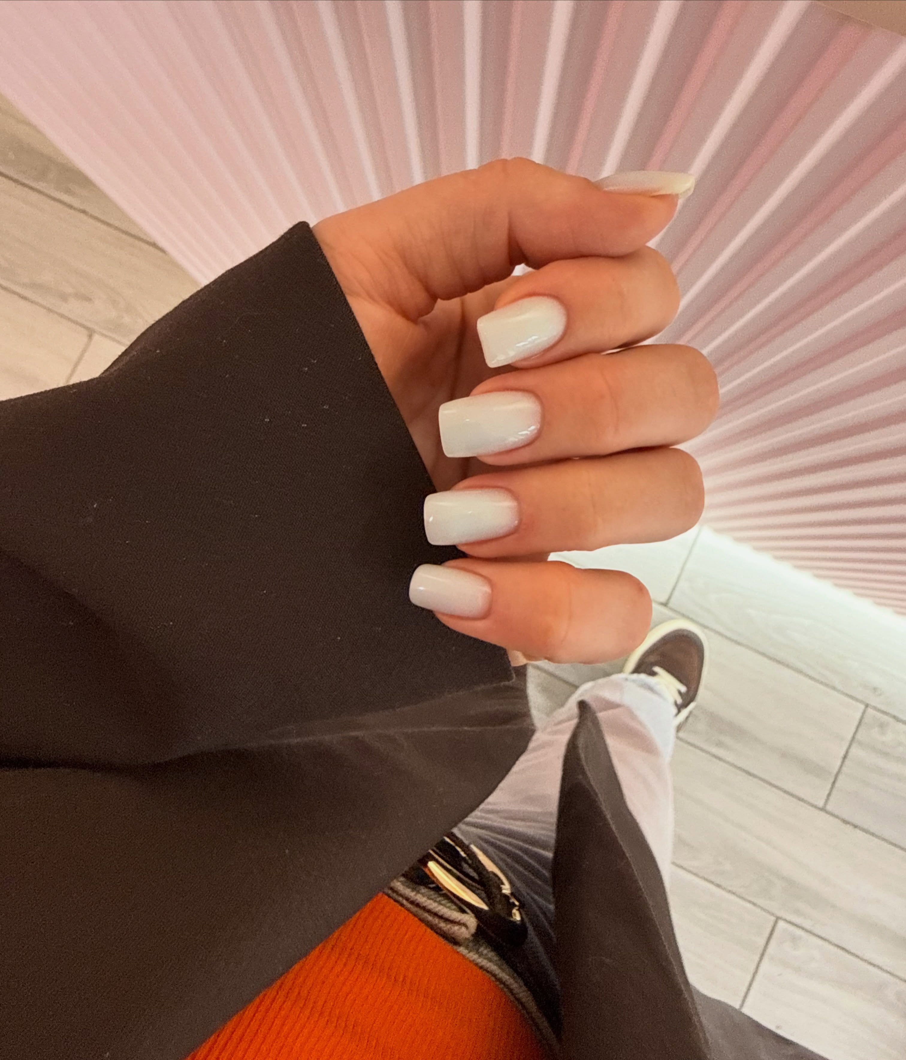 Білий манікюр ніжний молочний, фото - Студія краси Nail On