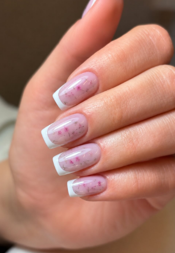 Ніжний манікюр французький на квадратні нігті, фото - Студія краси London Beauty Hub