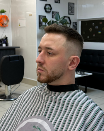 Мужская стрижка на короткие волосы фейд, фото - Барбершоп Proof Barbershop