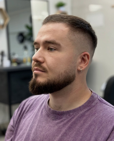 Мужская стрижка кроп на короткие волосы, фото - Барбершоп Proof Barbershop