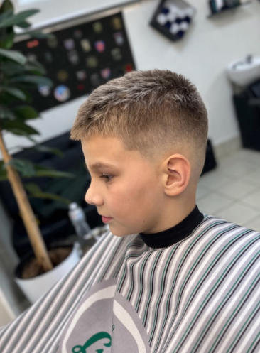 Мужская стрижка на короткие волосы для мальчика, фото - Барбершоп Proof Barbershop