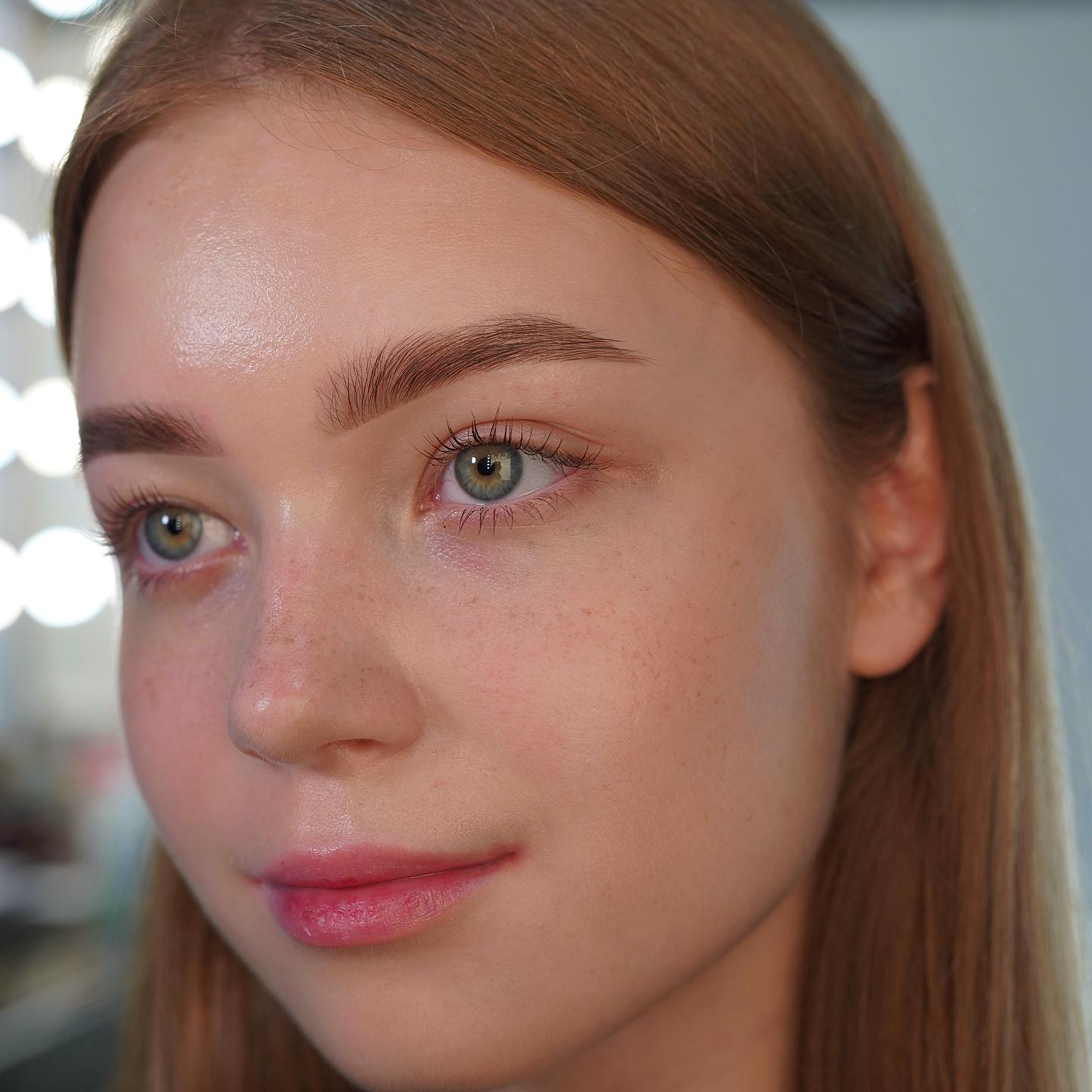 Легкий макияж нюдовый нежный, фото - Студия красоты Blur Beauty Space