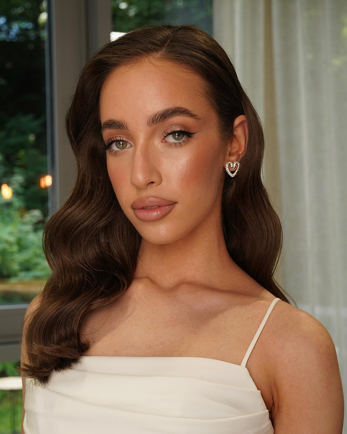 Красивый макияж со стрелками коктейльный, фото - Студия красоты Blur Beauty Space