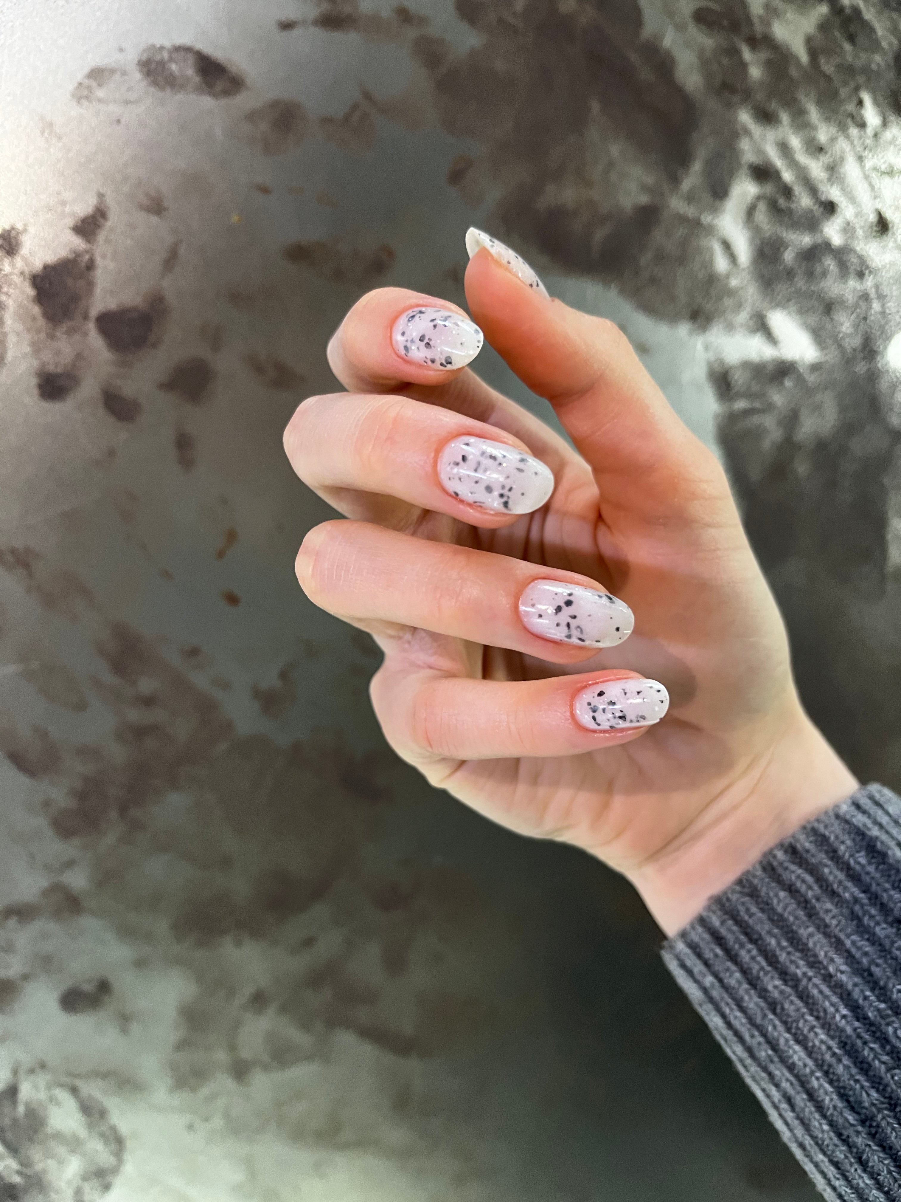 Білий манікюр з малюнком чорний, фото - Нігтьова студія Nails Pro