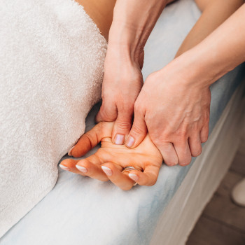 Фото с портфолио BeeHive Massage
