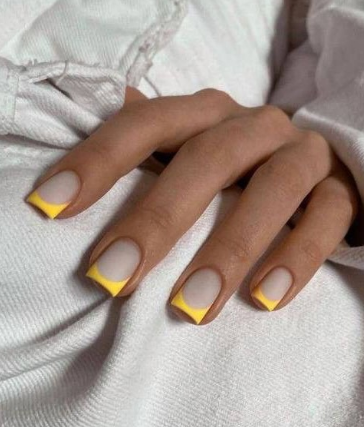 Манікюр на короткі нігті французький яскравий, фото - Студія краси SS Beauty Space