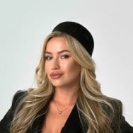 Мастер маникюра Виолетта Одесса,Перлинна, 1б район Радужный