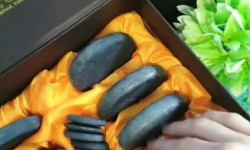 Стоунтерапия (массаж тёплыми камнямм) Масажист Юлія Київ