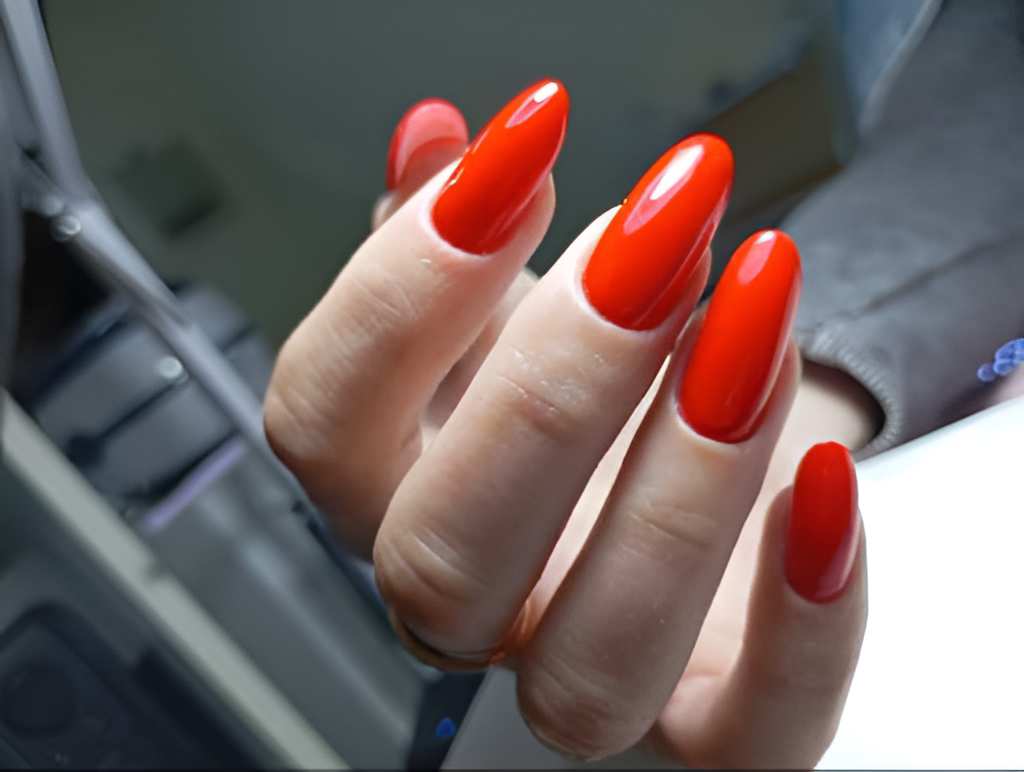 Червоний манікюр яскравий на довгі нігті, фото - Нігтьова студія Melani Beauty Nails