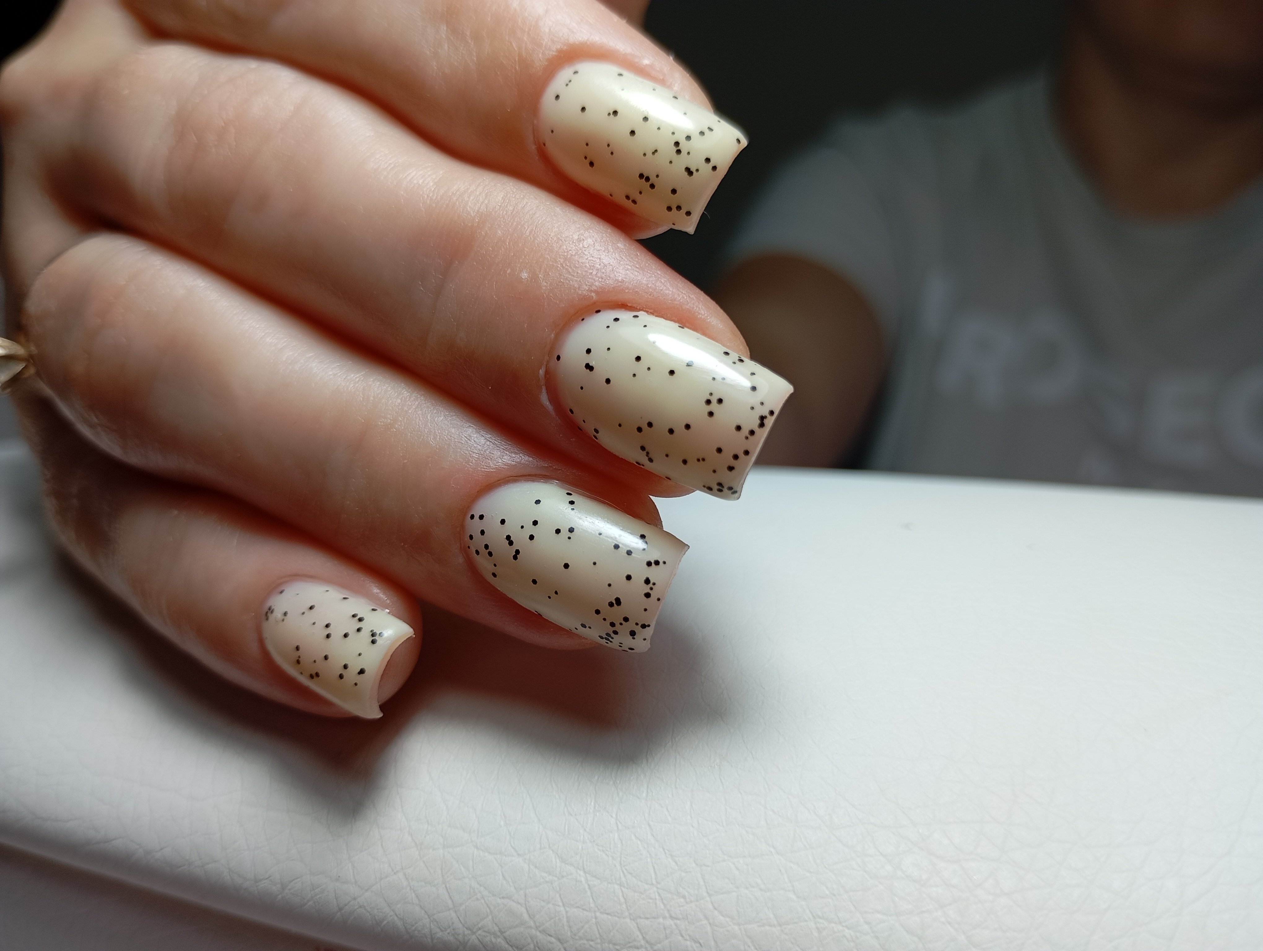 Нюдовий манікюр на квадратні нігті світлий, фото - Нігтьова студія Melani Beauty Nails