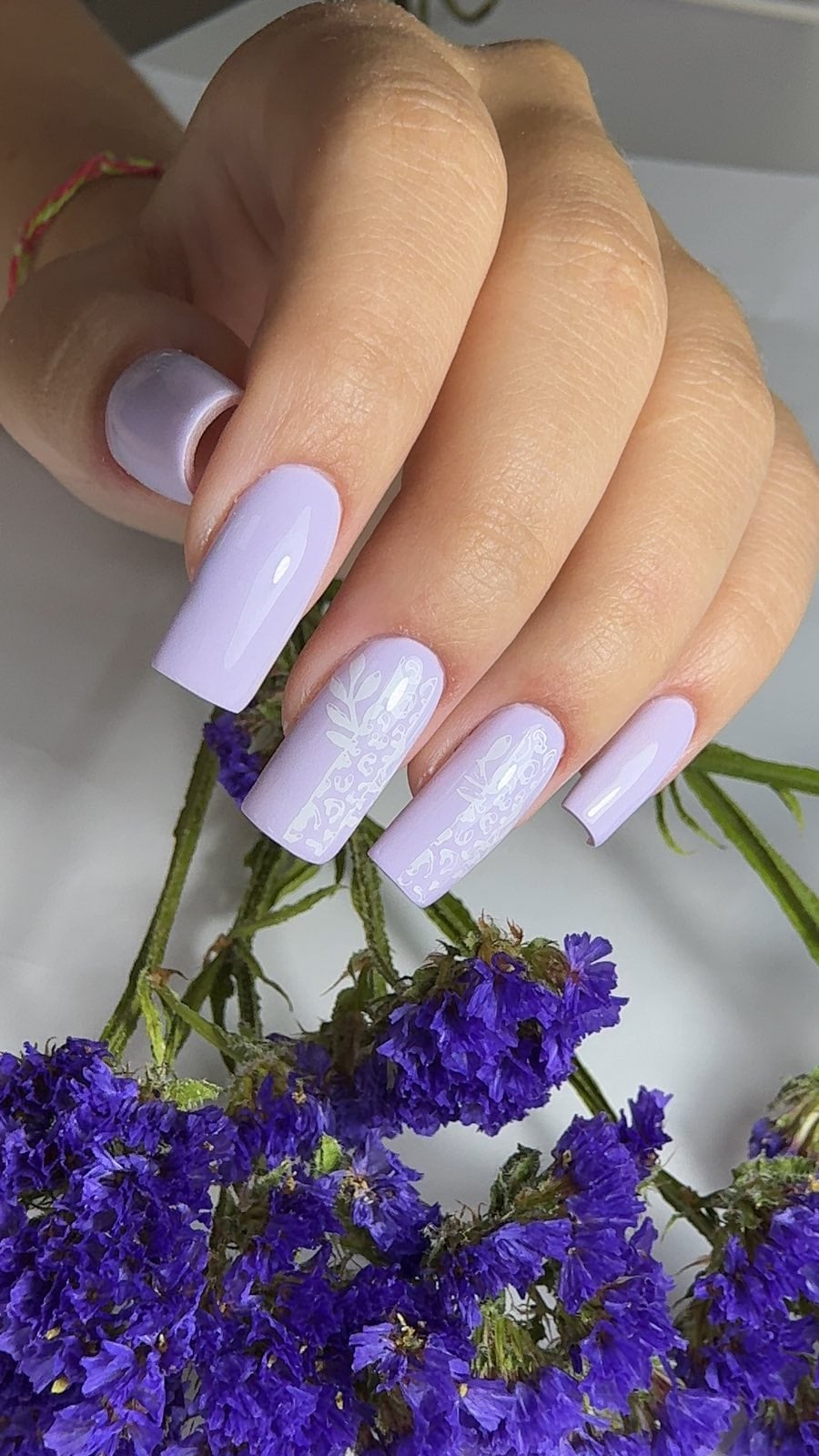 Ніжний манікюр з малюнком на довгі нігті, фото - Нігтьова студія Melani Beauty Nails